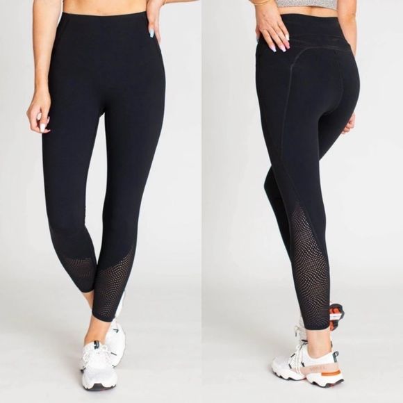 SPANX Pants - SPANX Leggings Every Wear Laser Wave 7/8 Sculpting Leggings Black Size L